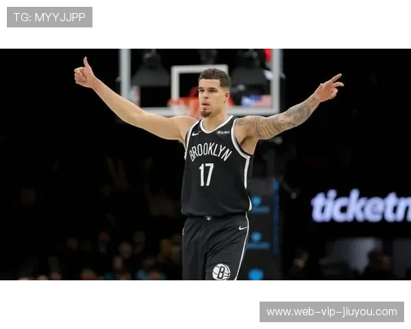 小迈克尔·波特转换快攻得手,篮网势头正猛 小迈克尔·波特转换快攻得手,篮网势头正猛